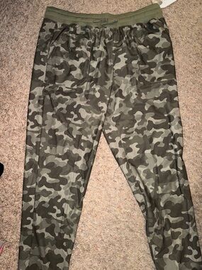 Wonder Nation Boy Green camo pants| size XL| NWT